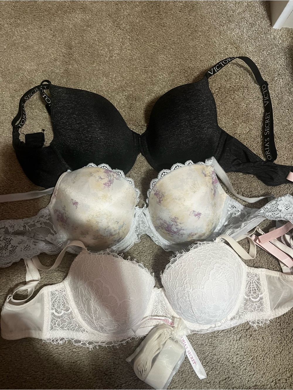 3 Victoria’s Secret dream angels Demi lined lace bras 32DD